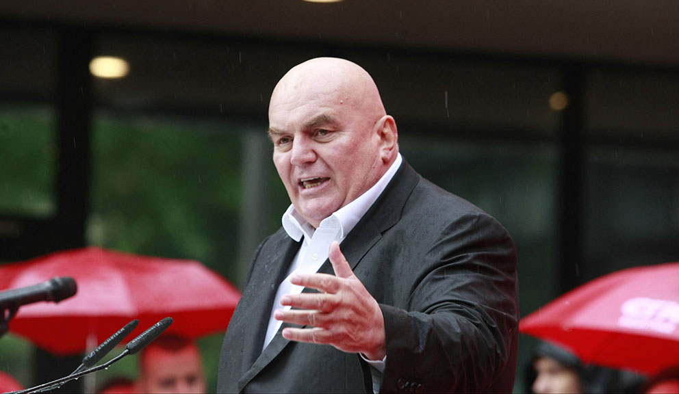 Beograd, 02.06.2020. - Predizborni skup koalicije Socijalisticke partije Srbije (SPS) i Jedinstvene Srbije (JS) na kome su govorili lideri Ivica Dacic i Dragan Markovic - Palma (govori) odrzan je danas ispred Opstine Zvezdara u Beogradu. (BETAPHOTO/MILOS MISKOV/MO)