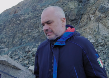 Rama mban veshur xhupin e Italisë