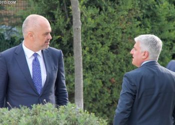 Kryeministri Edi Rama dhe deputeti i PS, Pandeli Majko, duke dale nga nje mbledhje te Asamblese Kombetare te Partise Socialiste, PS, e cila eshte mbledhur per zgjedhjet e reja ne parti dhe per rinovimin e strukturave dhe anetaresimeve te reja.	/r/n/r/nPrime Minister Edi Rama and lawmaker, Pandeli Majko, during a meeting of the National Assembly of the Socialist Party.