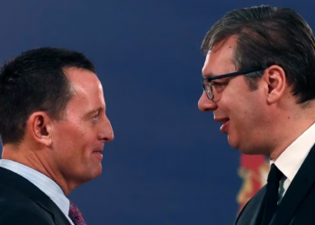 Ish i dërguari i posaçëm për dialogun Kosovë-Serbi, ambasadori Richard Grenell, gjatë një takimi me presidentin serb Aleksandar Vuçiq, në Beograd, më 24 janar 2020