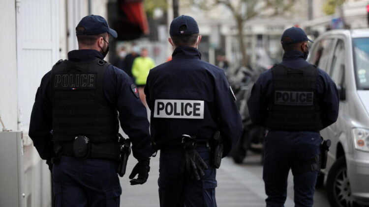 Police officers make a routine check in restaurants to verify compliance with COVID-19 sanitary measures in Vincennes, near Paris, amid the coronavirus disease (COVID-19) outbreak in France, April 29, 2021. REUTERS/Benoit Tessier