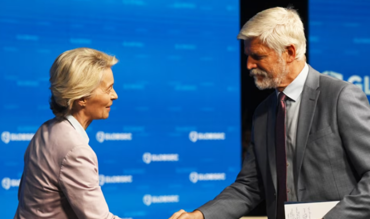 Presidentja e Komisionit Evropian, Ursula von der Leyen, dhe presidenti i Çekisë, Petr Pavel, në forumin e sigurisë, Globsec, në Pargë, 30 gusht 2024.