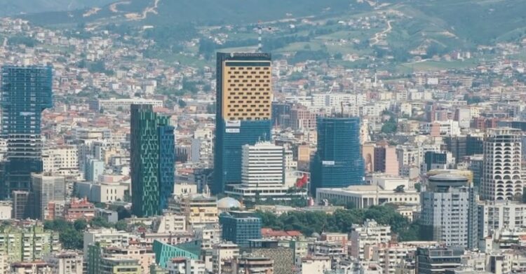 Në foto: Pamje që tregon betonizimin e Tiranës