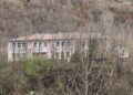 Shkollë në Lozhan, Shqipëri