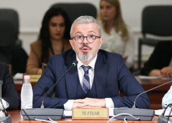 BALLA NE KOMISIONIN E LIGJEVE - Kryetari i Keshillit te Larte te Prokurorise, Alfred Balla duke folur gjate nje seance te komisionit parlamentar per Ceshtjet Ligjore, Administraten Publike dhe te Drejtat e Njeriut ku raportoi ne lidhje me aktivitetin e institucionit qe drejton per vitin 2022./r/n/r/nBALLA IN THE COMMITTEE OF LAWS - The President of the High Council of Prosecution, Alfred Balla speaking during a session of the parliamentary committee for Legal Affairs, Public Administration and Human Rights where he reported on the activity of the institution he leads for 2022.