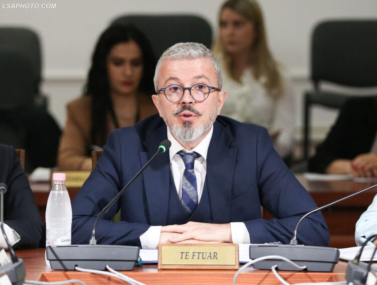 BALLA NE KOMISIONIN E LIGJEVE - Kryetari i Keshillit te Larte te Prokurorise, Alfred Balla duke folur gjate nje seance te komisionit parlamentar per Ceshtjet Ligjore, Administraten Publike dhe te Drejtat e Njeriut ku raportoi ne lidhje me aktivitetin e institucionit qe drejton per vitin 2022./r/n/r/nBALLA IN THE COMMITTEE OF LAWS - The President of the High Council of Prosecution, Alfred Balla speaking during a session of the parliamentary committee for Legal Affairs, Public Administration and Human Rights where he reported on the activity of the institution he leads for 2022.