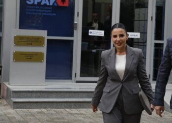 Belinda Balluku duke dal nga SPAK