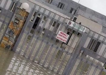 Foto ilustruese nga përmbytje e mëparshme