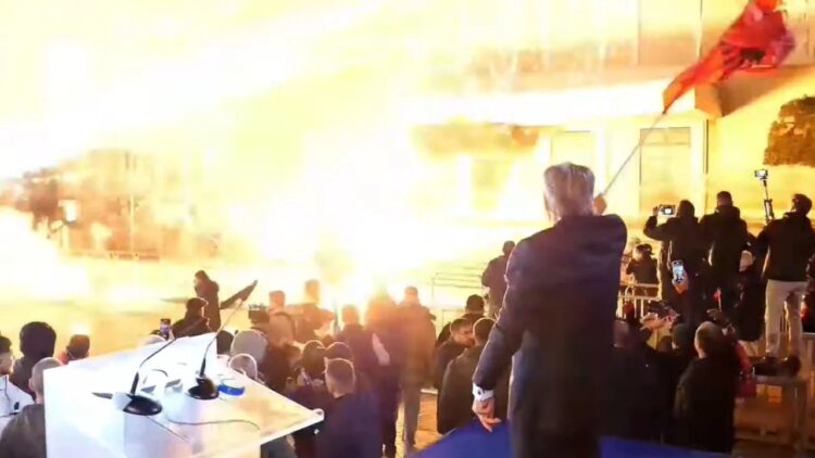 Pamje nga molotovët
