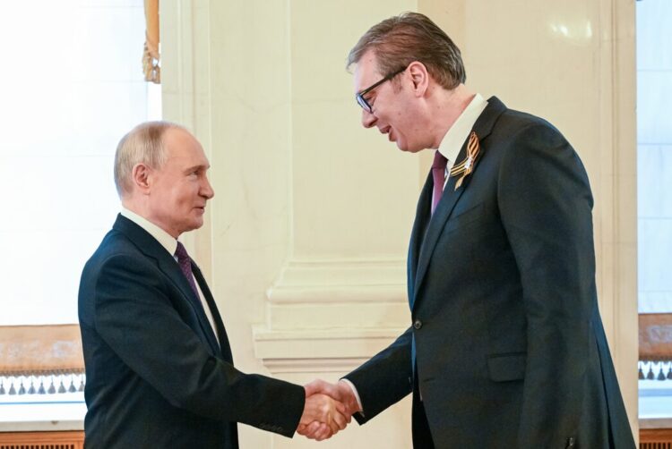 Moskva, 8. maja 2025.-  Predsednik Srbije Aleksandar Vuèiæ prisustvuje veèeras u Kremlju sveèanoj veèeri koju je u èast efova stranih delegacija koje su stigle na obeleavanje 80. godinjice pobede nad faizmom priredio predsednik Ruske Federacije Vladimir Putin.FOTO TANJUG/ SERGEI BOBILEV/ HOST PHOTO AGENCY RIA NOVOSTI/ nr