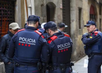 Gorka Loinaz / Araba Press 04/04/2025 Barcelona. Cataluña. Seguridad. Reportaje durante el primer día del Plan Kanpai puesto en marcha por los Mossos d’Escuadra junto con el CNP y la Policía Municipal de Barcelona.