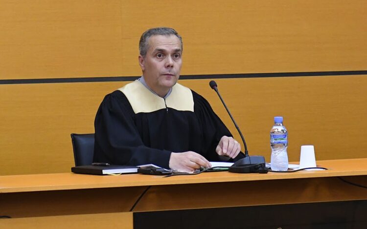 Anetaret e KPA, Luan Daci, Ardian Hajdari, Sokol Como, gjate nje seance per Gjyqtaren se Gjykates se Tiranes, Regleta Panajoti, ne Kolegjin e Posacem te Apelimit, KPA, pasi Komisioneri Publik ka deklaruar se Panajoti nuk justifikon pasurine. 
Nderkohe ajo mungoi ne seance, por paraqiti doreheqjen nga posti i gjyqtares./r/n/r/nAppeal Chamber members  Luan Daci, Ardian Hajdari, Sokol Como, during a session for the Judge of the Court of Tirana, Regleta Panajoti, at the Appeal Chamber after the Public Commissioner stated that Panajoti does not justify wealth. She was absent from the hearing, but handed her dismissal from the position of judge.
